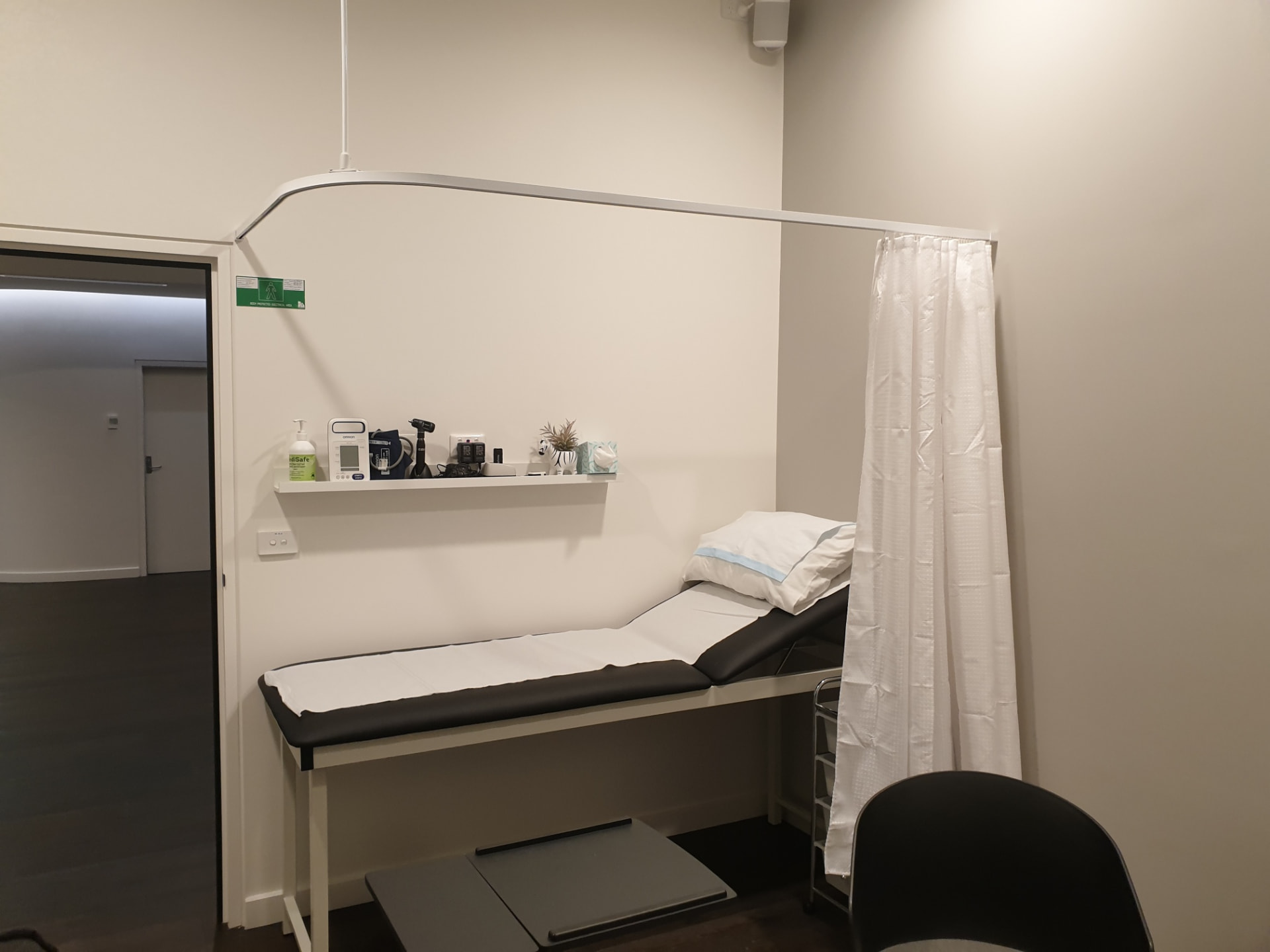 Health Mint Clinic, photograph 3