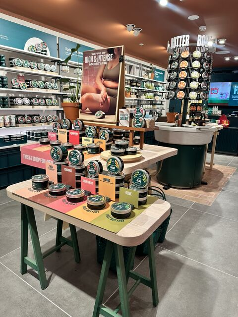 The Body Shop QVB, photograph 4