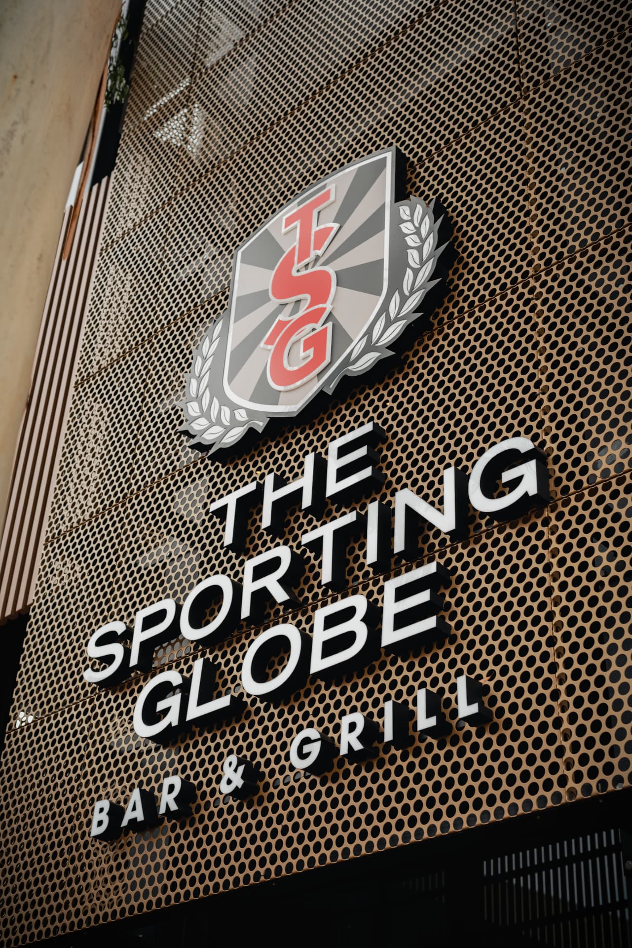 The Sporting Globe, photograph 7